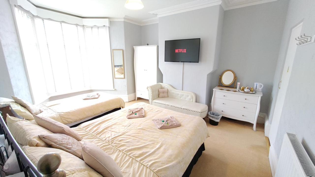 The Castleton Bed and Breakfast Blackpool Exteriör bild