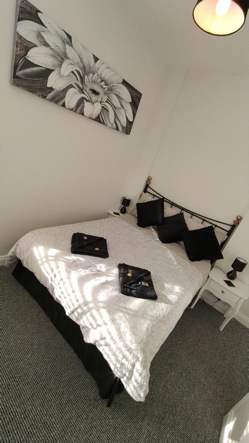 The Castleton Bed and Breakfast Blackpool Exteriör bild