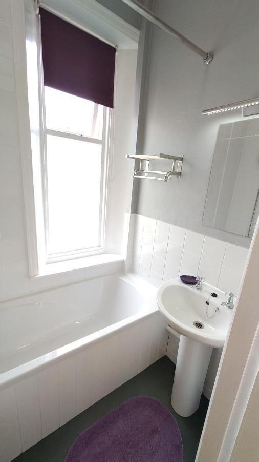 The Castleton Bed and Breakfast Blackpool Exteriör bild