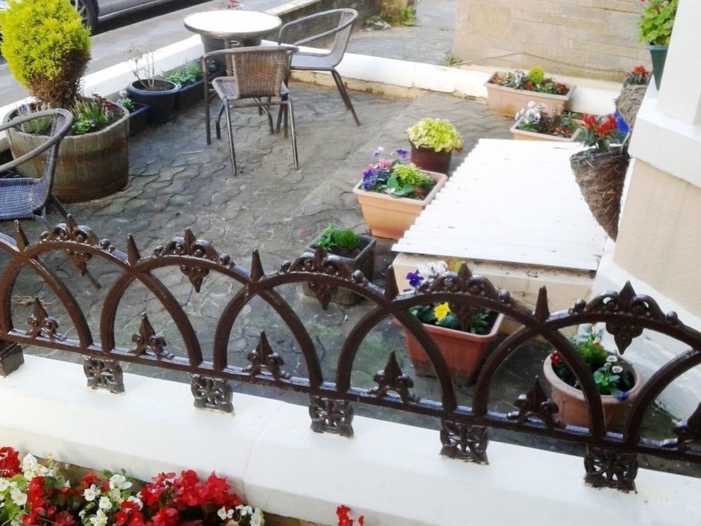 The Castleton Bed and Breakfast Blackpool Exteriör bild