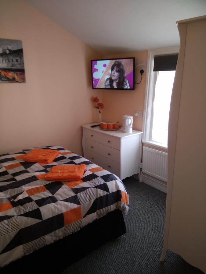 The Castleton Bed and Breakfast Blackpool Exteriör bild
