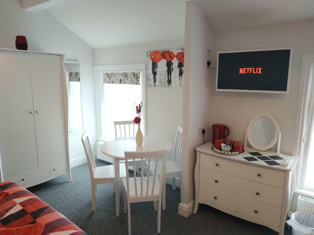 The Castleton Bed and Breakfast Blackpool Exteriör bild