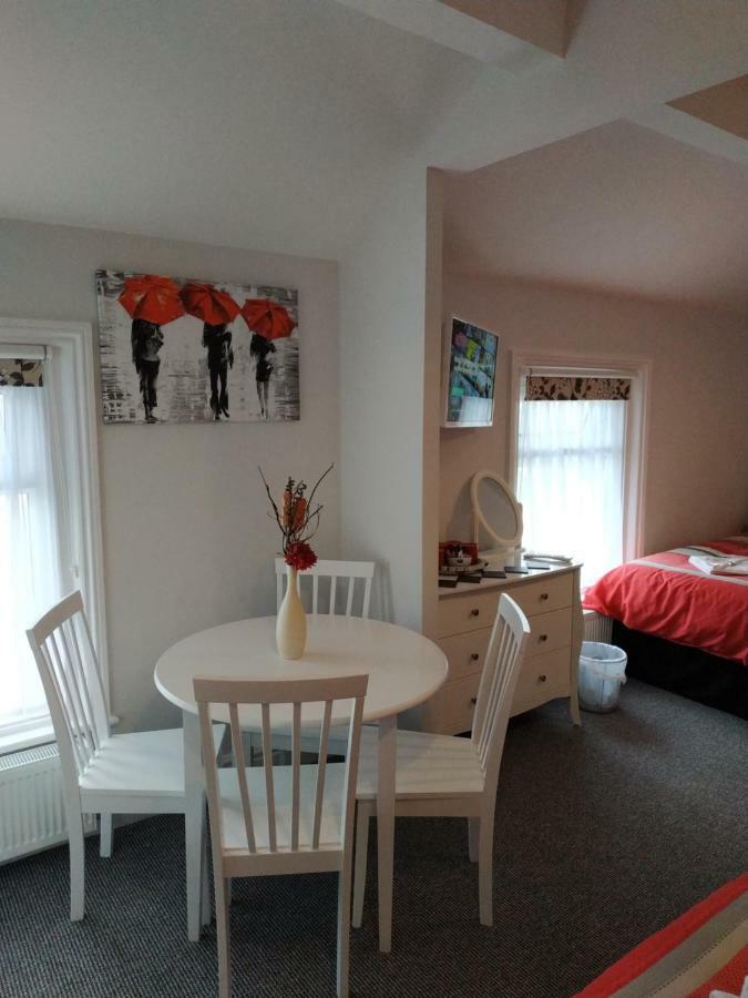The Castleton Bed and Breakfast Blackpool Exteriör bild